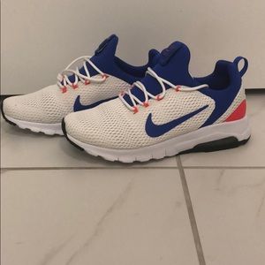 Never worn Nike air max